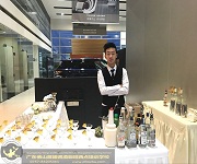 【佛山展翅調酒咖啡西點培訓學校】2017年3月17日佛山慶豐路暢捷豹路虎4S店邀請韋杰花式調酒演出節(jié)目嘉賓！