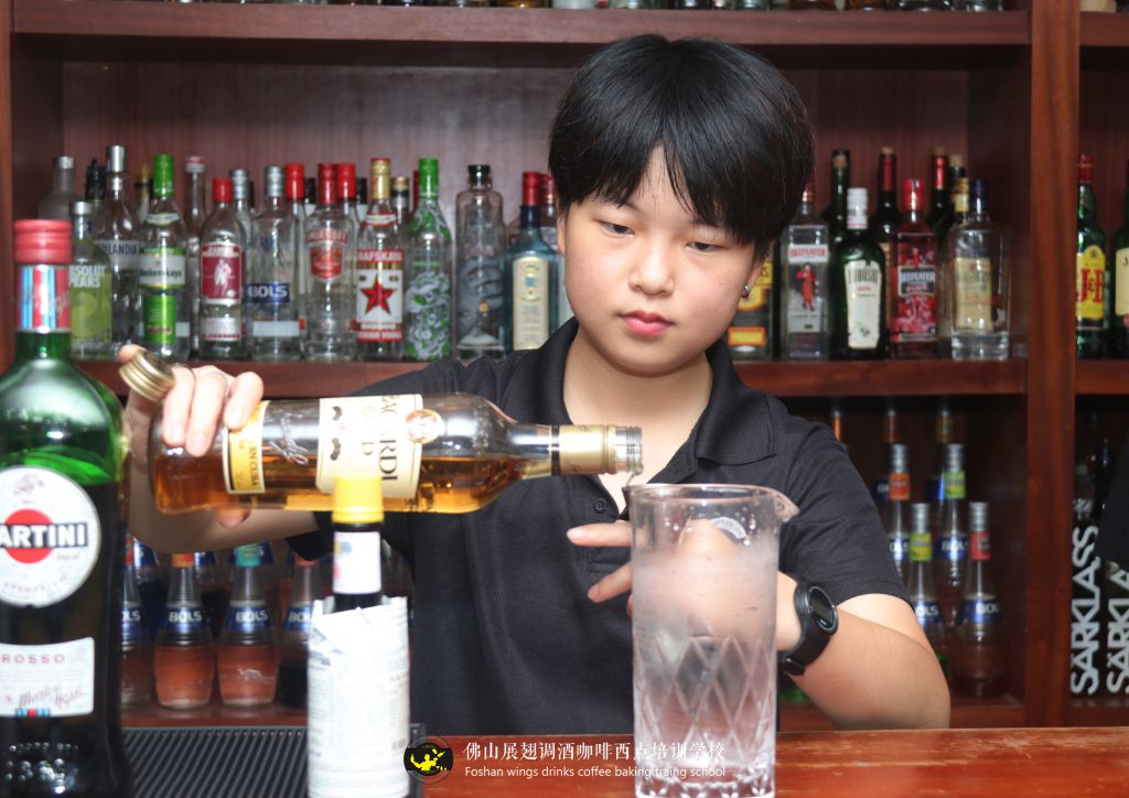 女生學調酒怎么樣？好嗎？