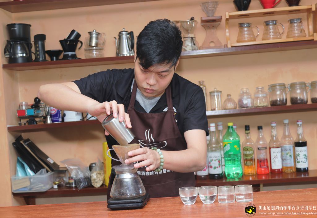 佛山展翅學院已進行全面消毒，請到校參觀